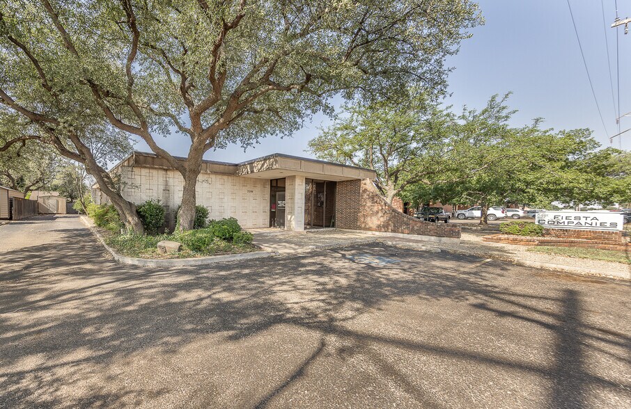 More Photos Of 2599 74th St, Lubbock Office For Sale