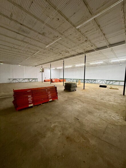 More Photos Of 6236 Miramar Pky, Miramar Showroom For Lease