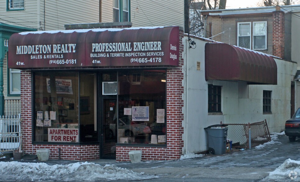 Primary Photo Of 41 W Lincoln Ave, Mount Vernon Storefront Retail Residential For Lease