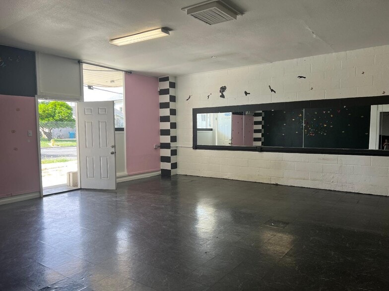 Primary Photo Of 763 Reeves Ave, Yuba City Office For Lease