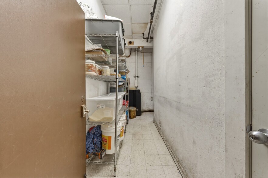 More Photos Of 214-226 E Main st, Walla Walla General Retail For Sale