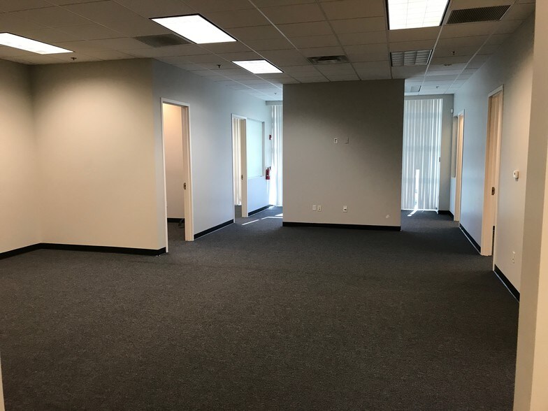 More Photos Of 1959 S Val Vista Dr, Mesa Office For Lease