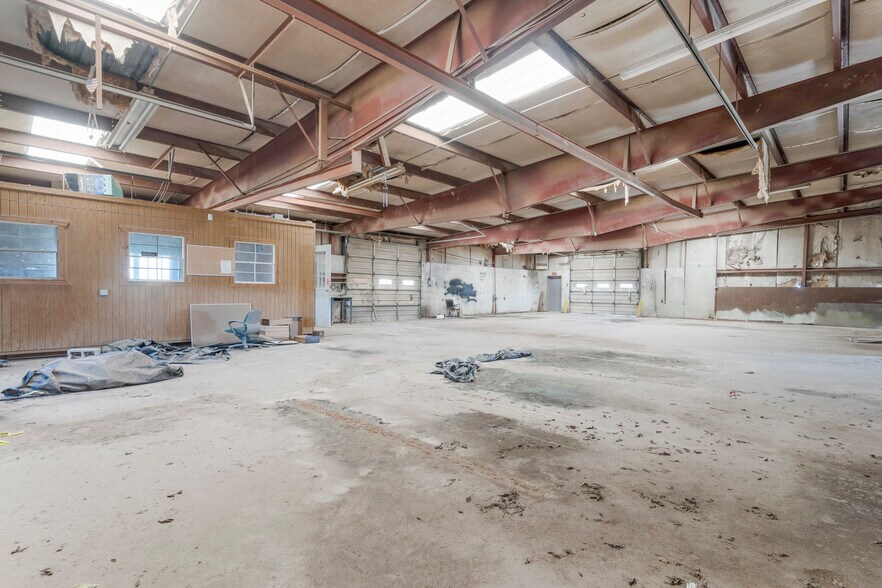 More Photos Of 600 W Cherry St, Cushing Warehouse For Lease