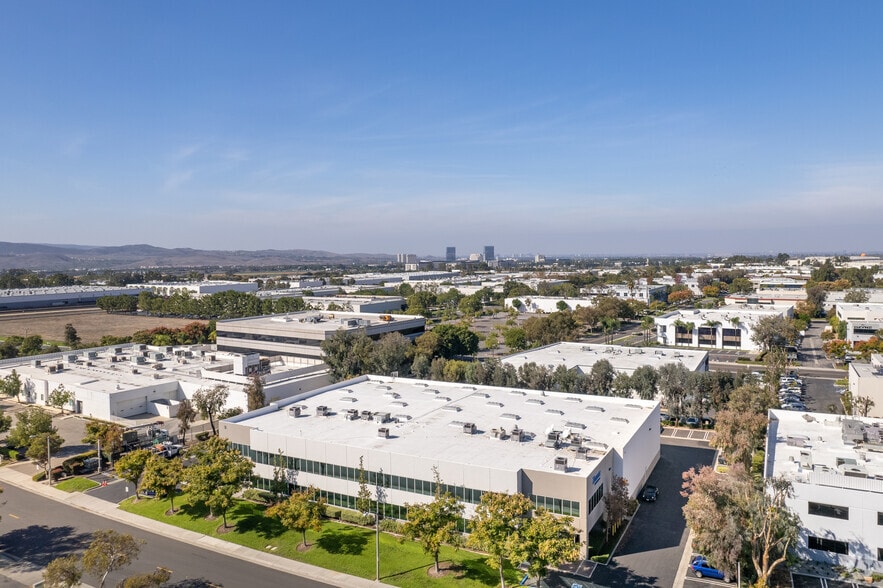 More Photos Of 3 Goodyear, Irvine Warehouse For Lease