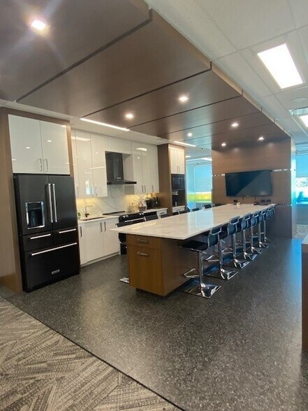 More Photos Of 70 Country Hills Land NW, Calgary Office For Lease