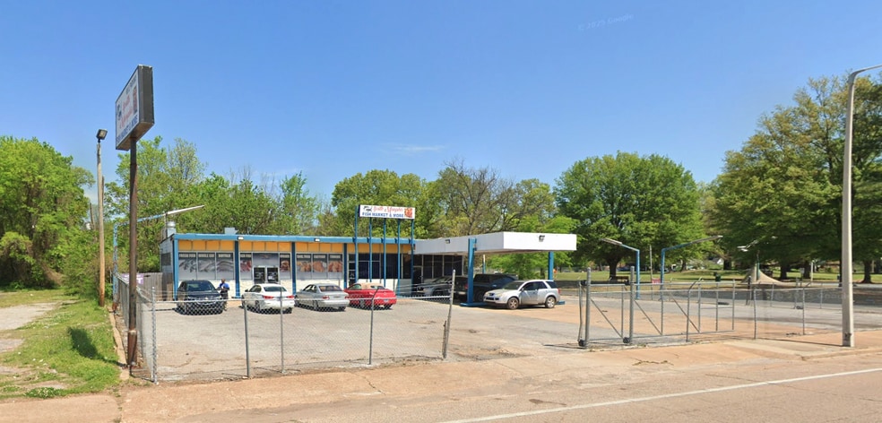 Primary Photo Of 600 S Parkway E, Memphis General Retail For Sale