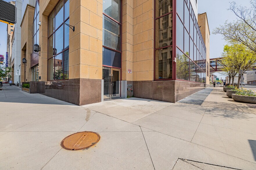 More Photos Of 125 E Main St, Rochester Hotel For Lease