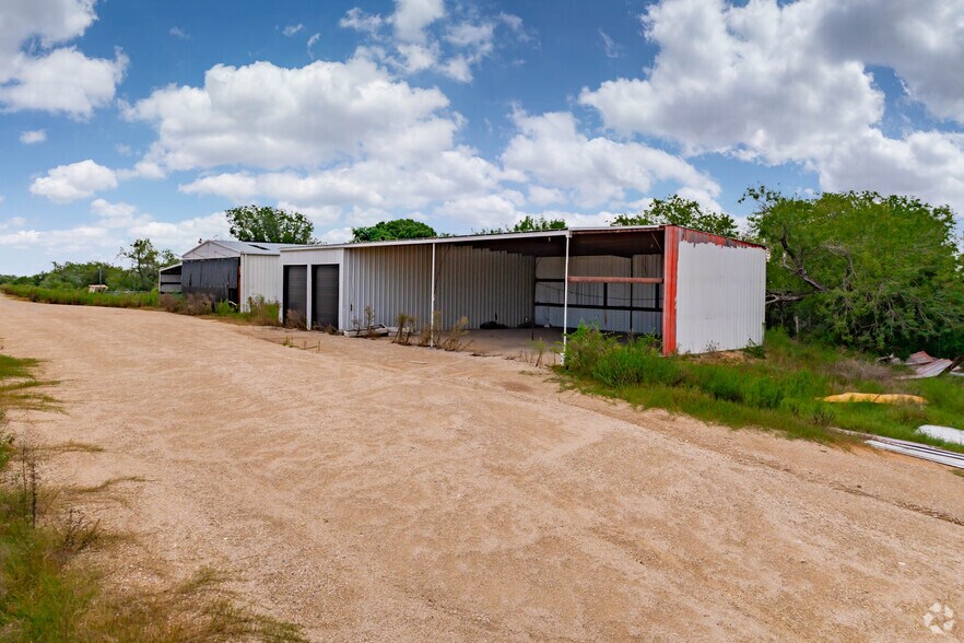 More Photos Of 20231 Pleasanton Rd, San Antonio Trailer Camper Park For Sale