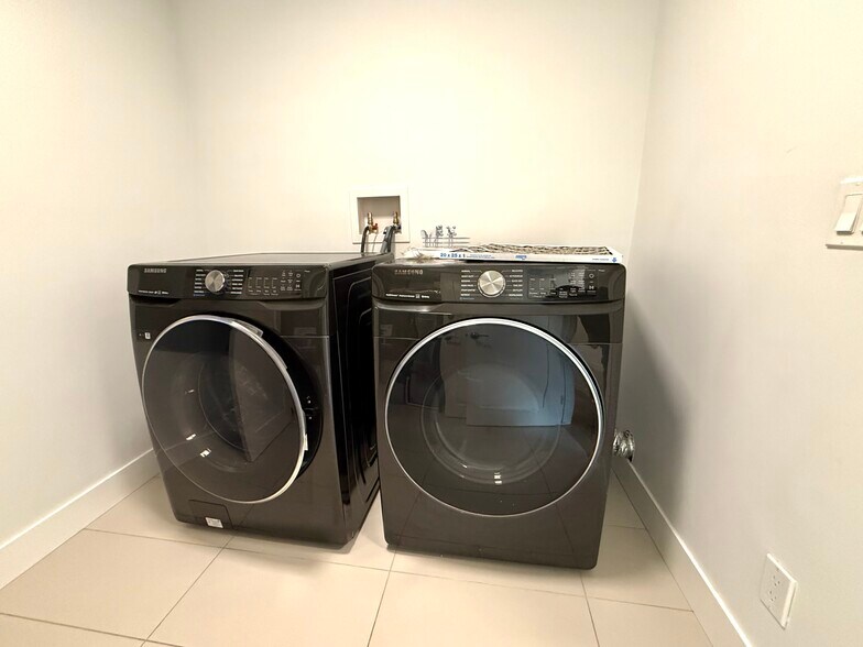 More Photos Of 613 3rd Ave NE, Calgary Apartments For Sale