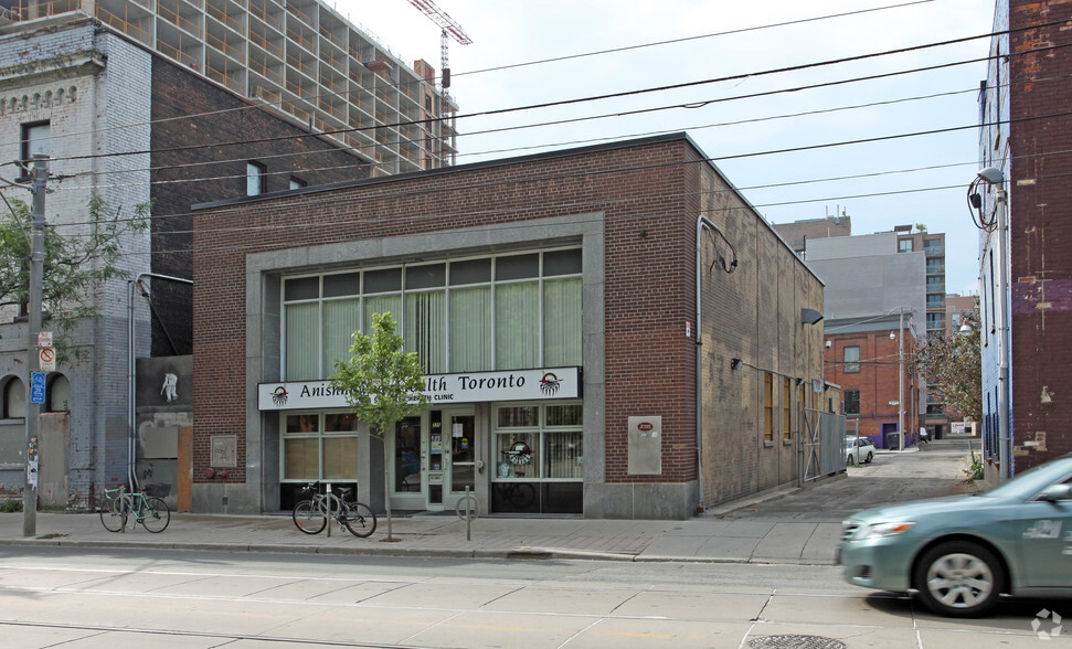 Primary Photo Of 225 Queen St E, Toronto Storefront For Lease