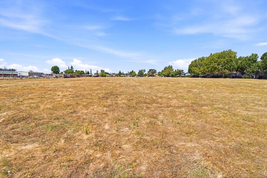 More Photos Of 1798 Blossom Ave, Fairfield Land For Sale