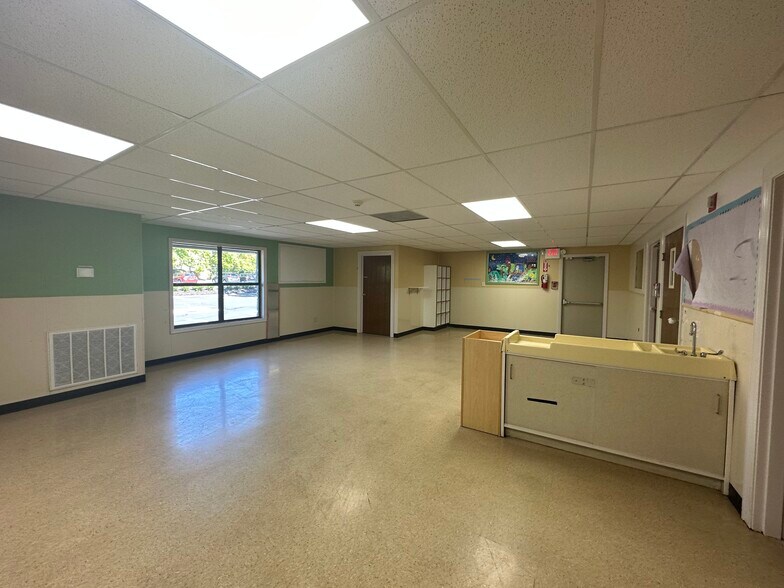 More Photos Of 6036 Tara Hill Dr, Dublin Daycare Center For Lease