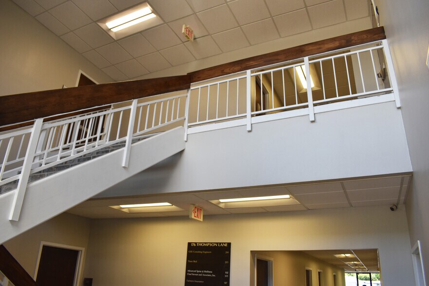 More Photos Of 176 Thompson Ln, Nashville Office For Lease