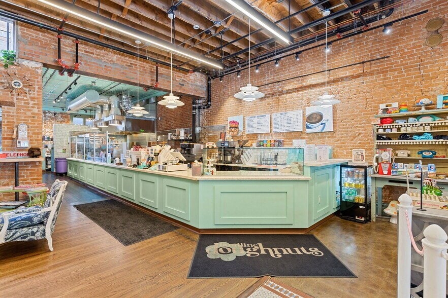 More Photos Of 321 Main St, Longmont General Retail For Sale