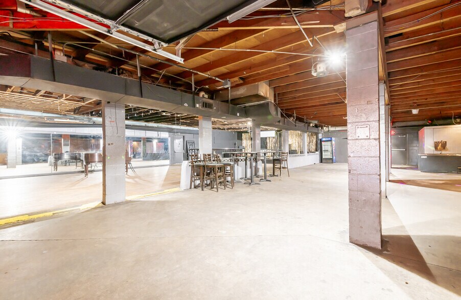 More Photos Of 1032 Story Ave, Louisville Bar For Lease