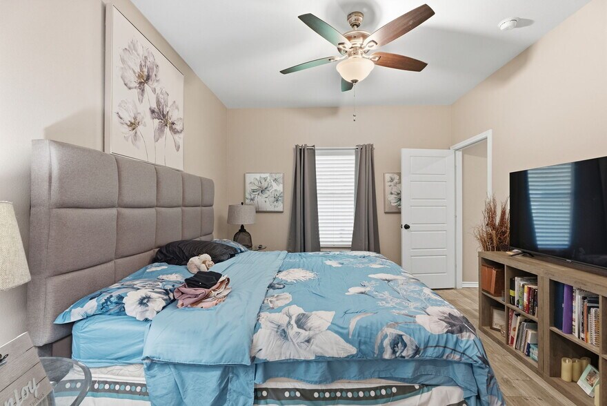 More Photos Of 16087 Echo Glen Dr, Tyler Apartments For Sale