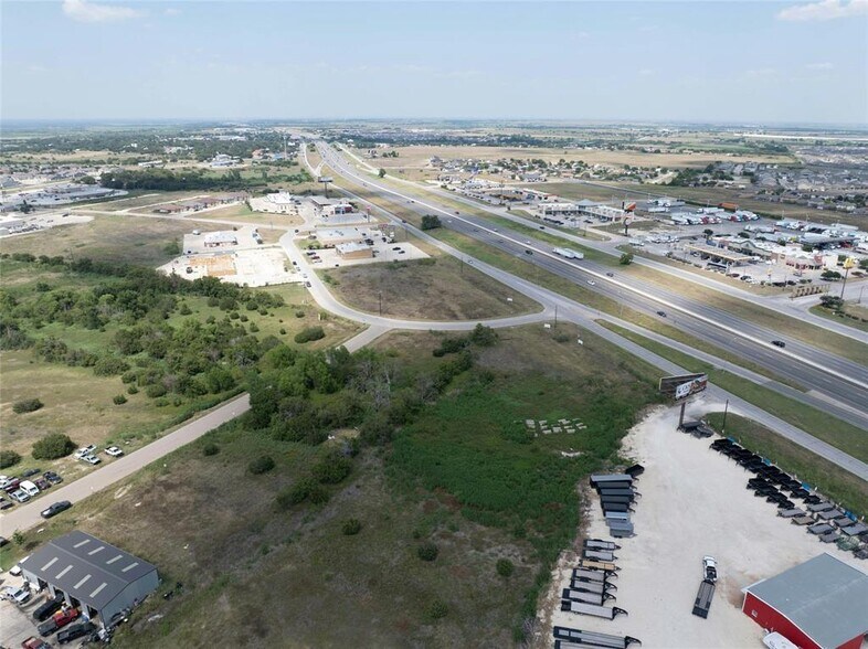 More Photos Of 576 Town Center blvd, Jarrell Land For Sale