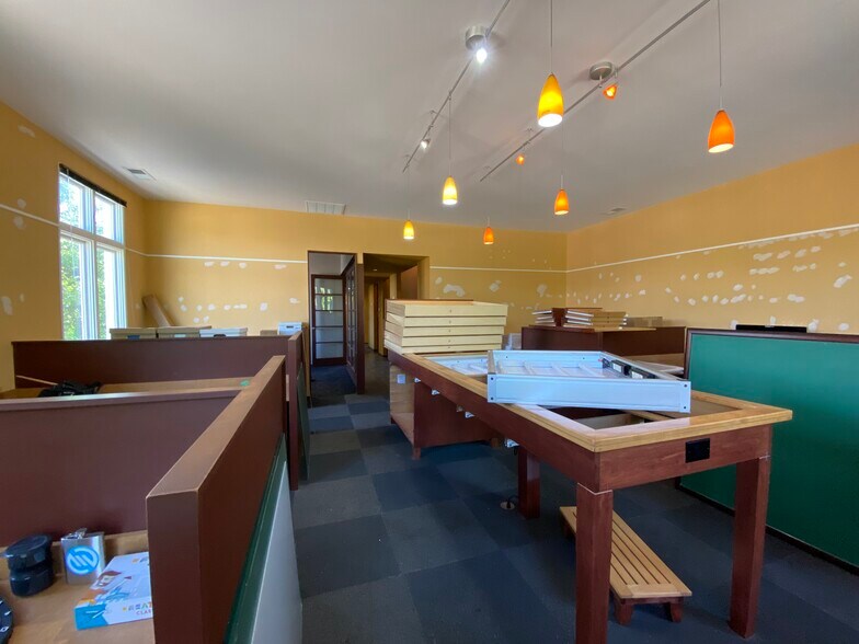 More Photos Of 1005 S 76th Ave, Omaha Medical For Lease