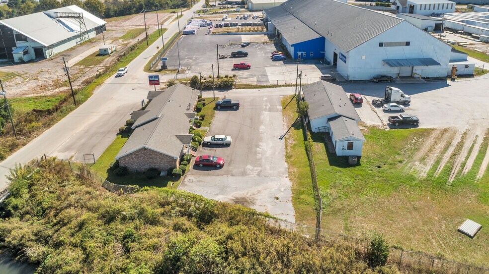 Primary Photo Of 940 Molly Pond Rd, Augusta Office For Lease