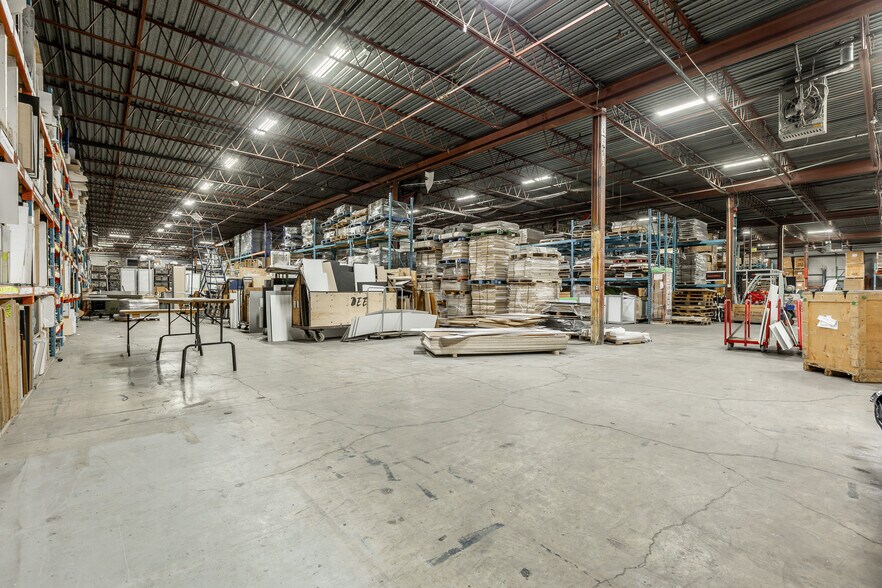 More Photos Of 778 Rue Jean-Neveu, Longueuil Service For Sale