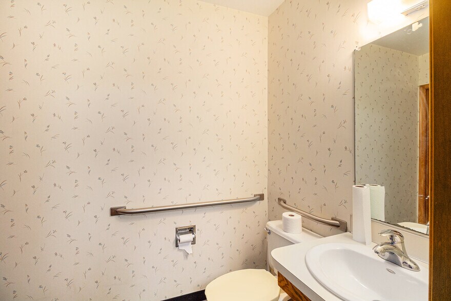More Photos Of 1121-1127 Villa Linde Ct, Flint Medical For Sale