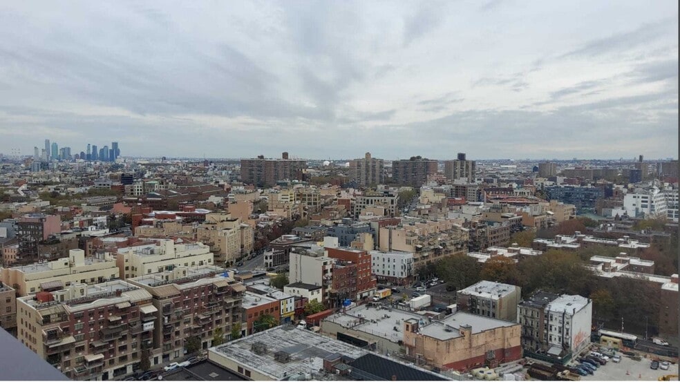More Photos Of 31 Spencer St, Brooklyn Office For Sale