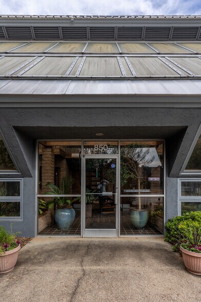 More Photos Of 850 W Morgan St, Raleigh Loft Creative Space For Sale