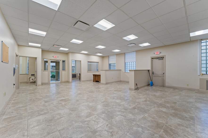 More Photos Of 403 Tenney Ave, Campbell Bank For Sale