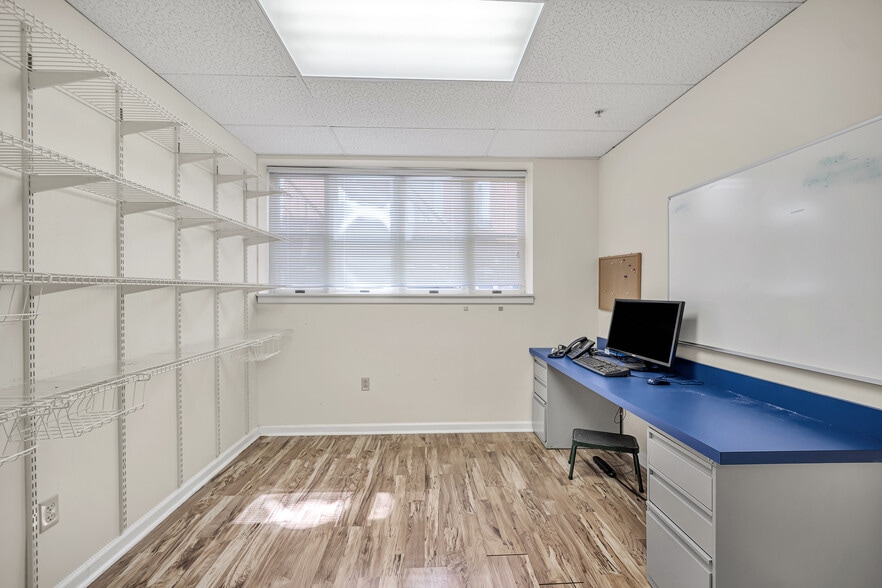 More Photos Of 815 Greenwood Ave, Jenkintown Medical For Sale