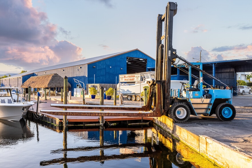 More Photos Of 90400 Overseas Hwy, Tavernier Marina For Sale