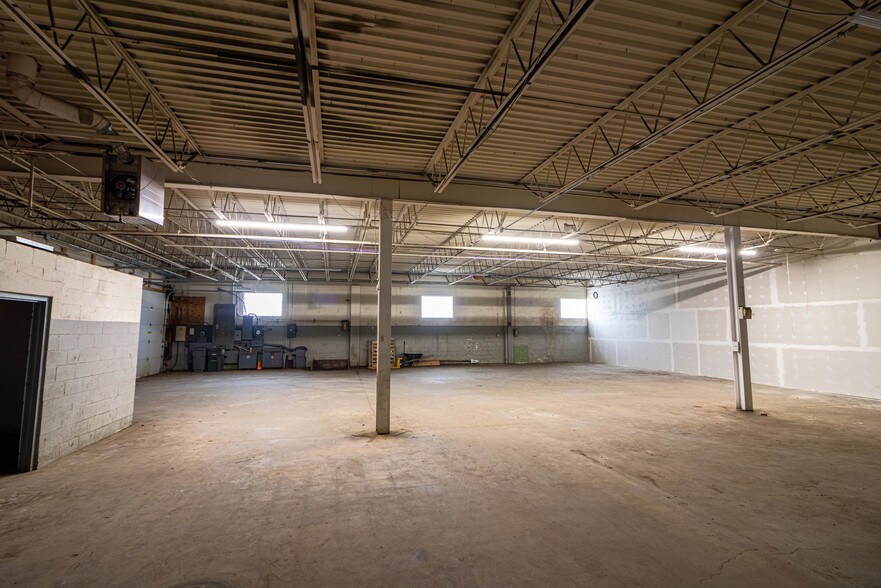 More Photos Of 1615 Bustleton Pike, Feasterville Trevose Warehouse For Lease