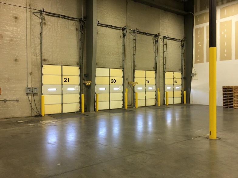 More Photos Of 5601-5699 Eastport Blvd, Richmond Distribution For Lease
