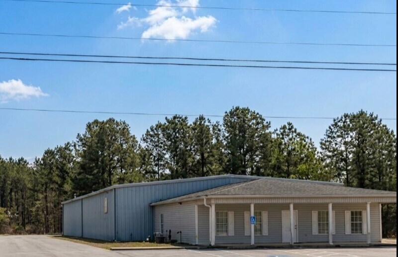 More Photos Of 790 Moore St, Oxford Unknown For Lease