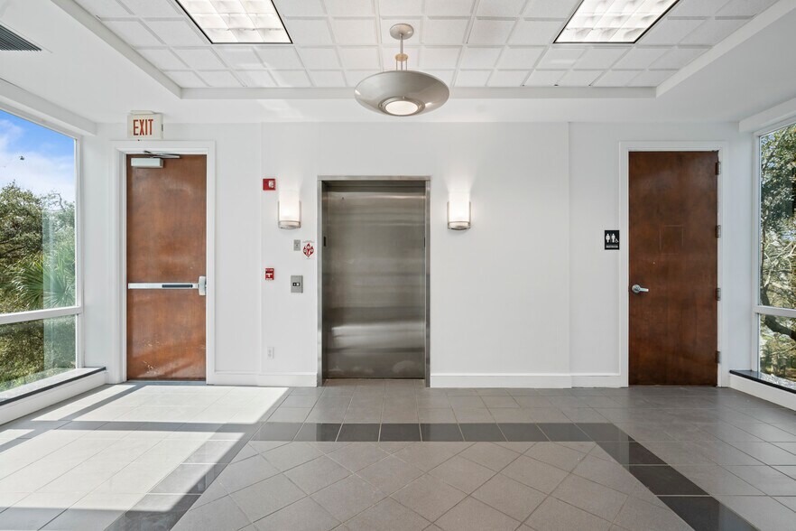 More Photos Of 1735 W Hibiscus Blvd, Melbourne Medical For Lease