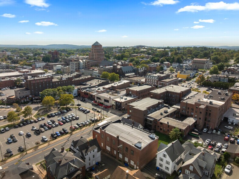More Photos Of 54 Washington St, Middletown Office For Sale