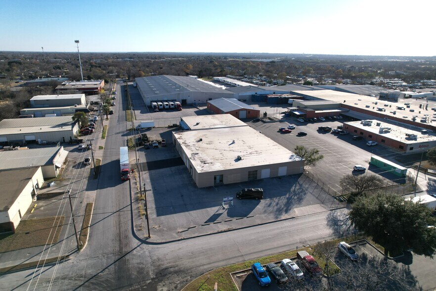 More Photos Of 4254-4258 Director Dr, San Antonio Warehouse For Sale