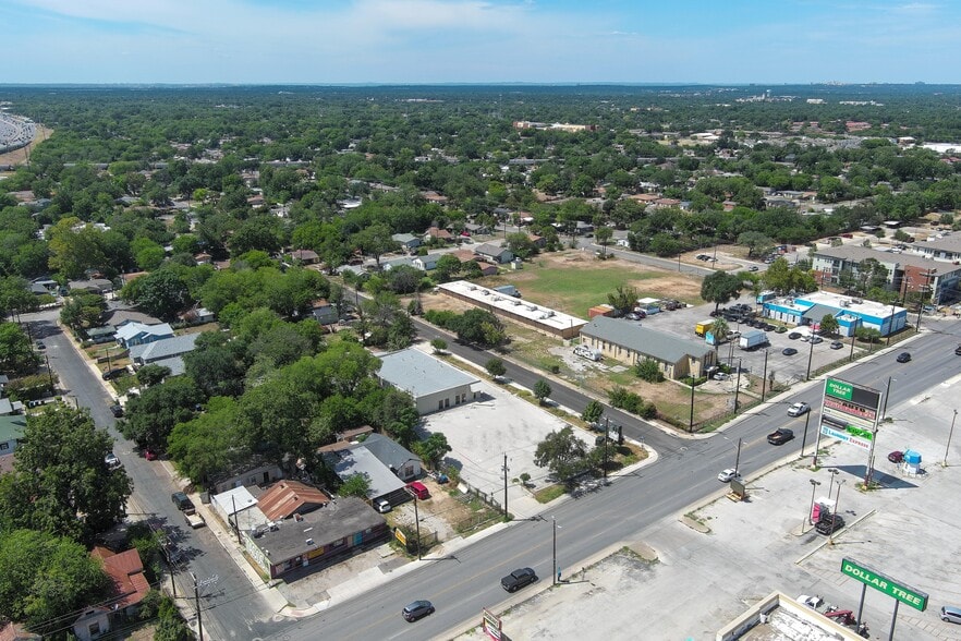 More Photos Of 2207 S Zarzamora St, San Antonio Medical For Sale