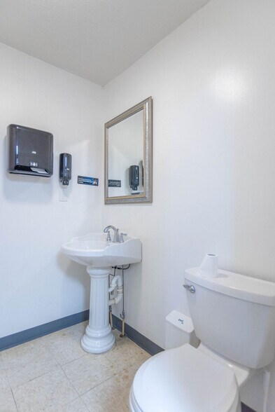 More Photos Of 789 E Morgan St, Martinsville Restaurant For Sale