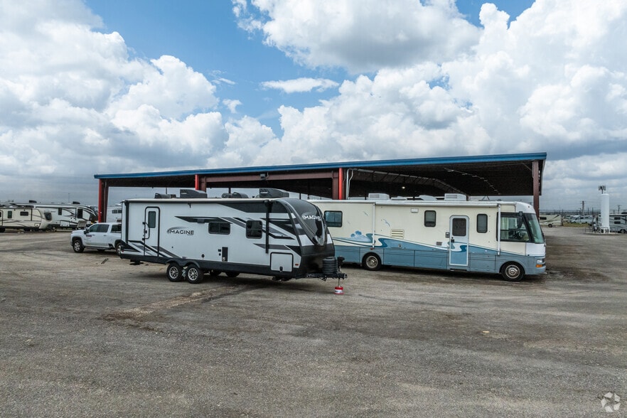 More Photos Of 10777 Highway 183 S, Austin Warehouse For Sale