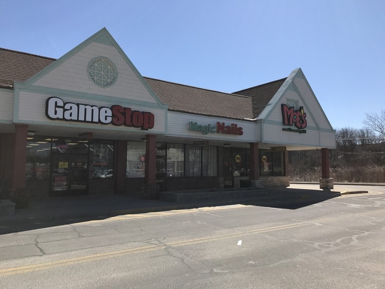 More Photos Of 300 Quaker Ln, Warwick Unknown For Lease