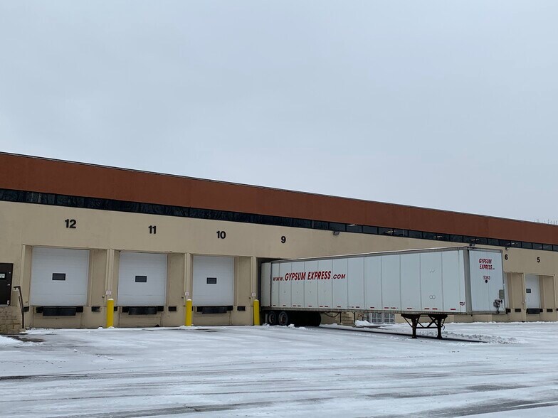 More Photos Of 2735 Brundage Rd, Baldwinsville Warehouse For Lease