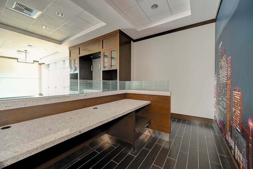 More Photos Of 310 Highway 6, Sugar Land Storefront Retail Office For Lease