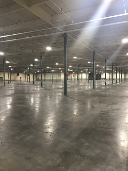 More Photos Of 1649 Pearman Dairy Rd, Anderson Warehouse For Lease