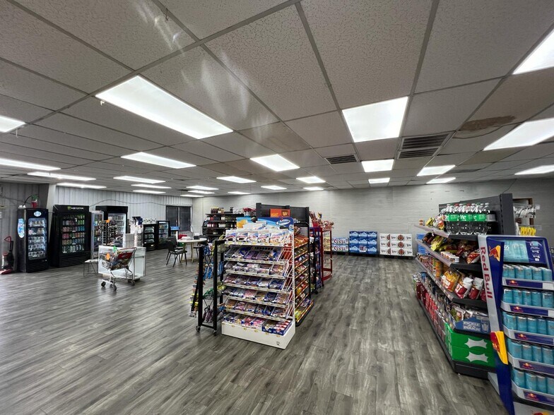 More Photos Of 21545 AR-109, Scranton Restaurant For Lease