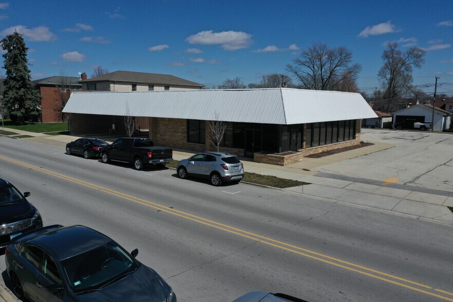 More Photos Of 4231 Joliet Ave, Lyons Bank For Sale