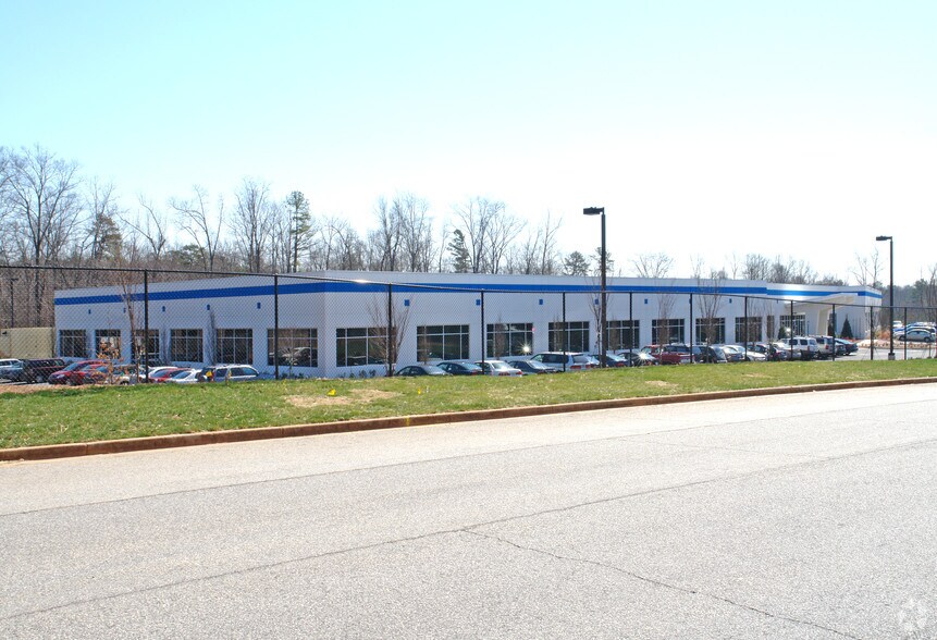 Primary Photo Of 5230 Clipper Dr, Atlanta Warehouse For Sale