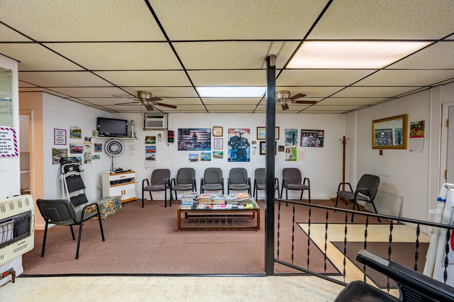 More Photos Of 2815 Grand Central Ave, Vienna General Retail For Sale