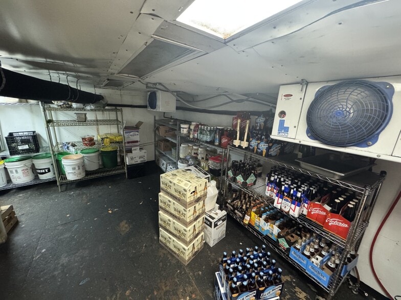More Photos Of 4112 Pennsylvania Ave, Kansas City Storefront For Sale