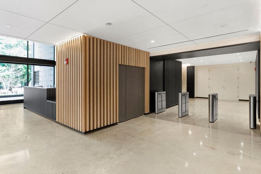 More Photos Of 25 Columbia Hts, Brooklyn Office For Lease