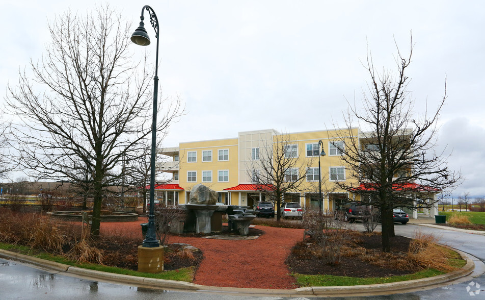 Primary Photo Of 970 Harris Rd, Grayslake Apartments For Lease